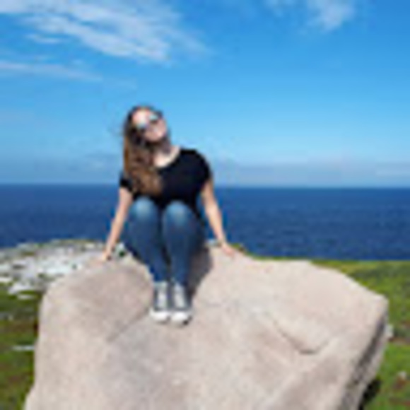 Meet your Posher, Jessica - Picture 1 of 1